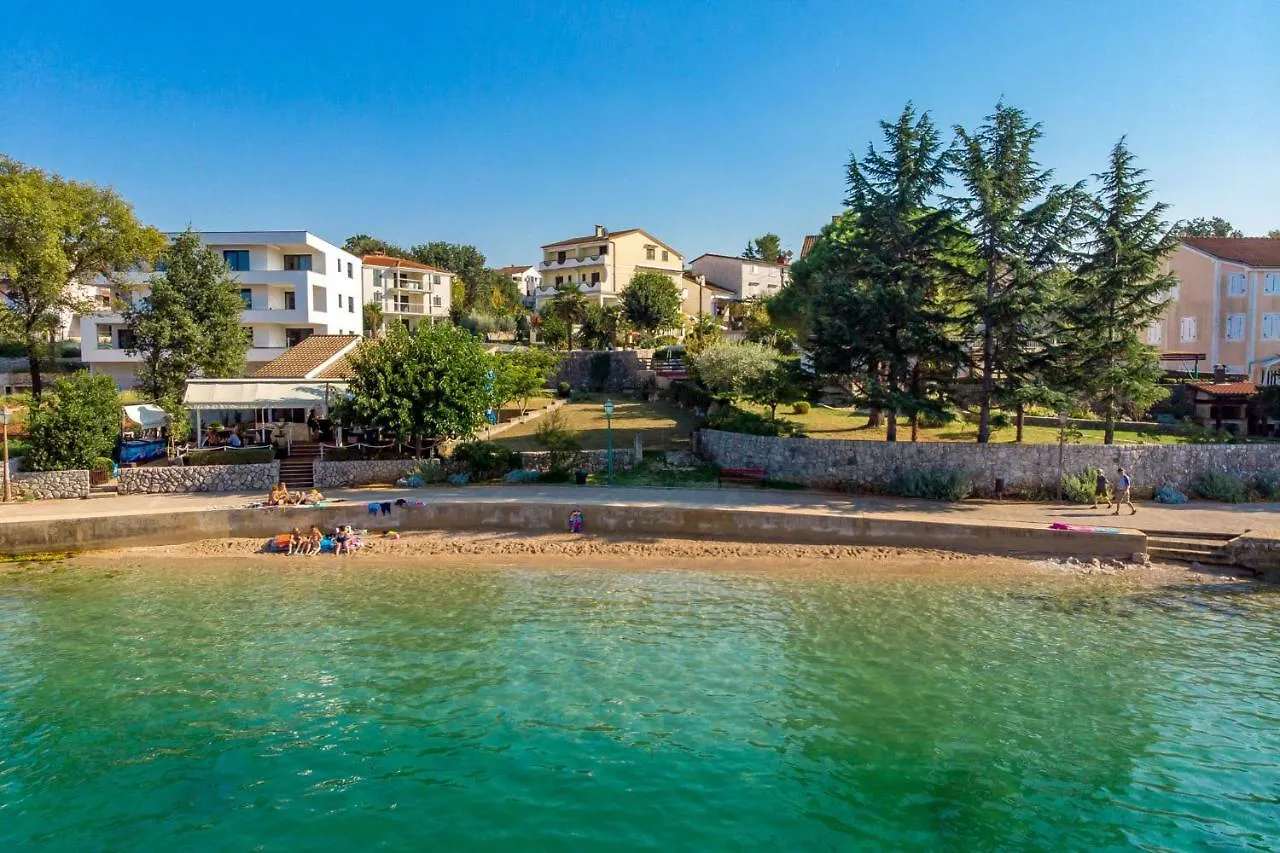 Apartments Villa Lucica Malinska 0*,